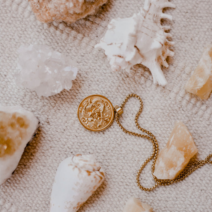 Find your perfect match - choose the right necklace for your neckline with our guide