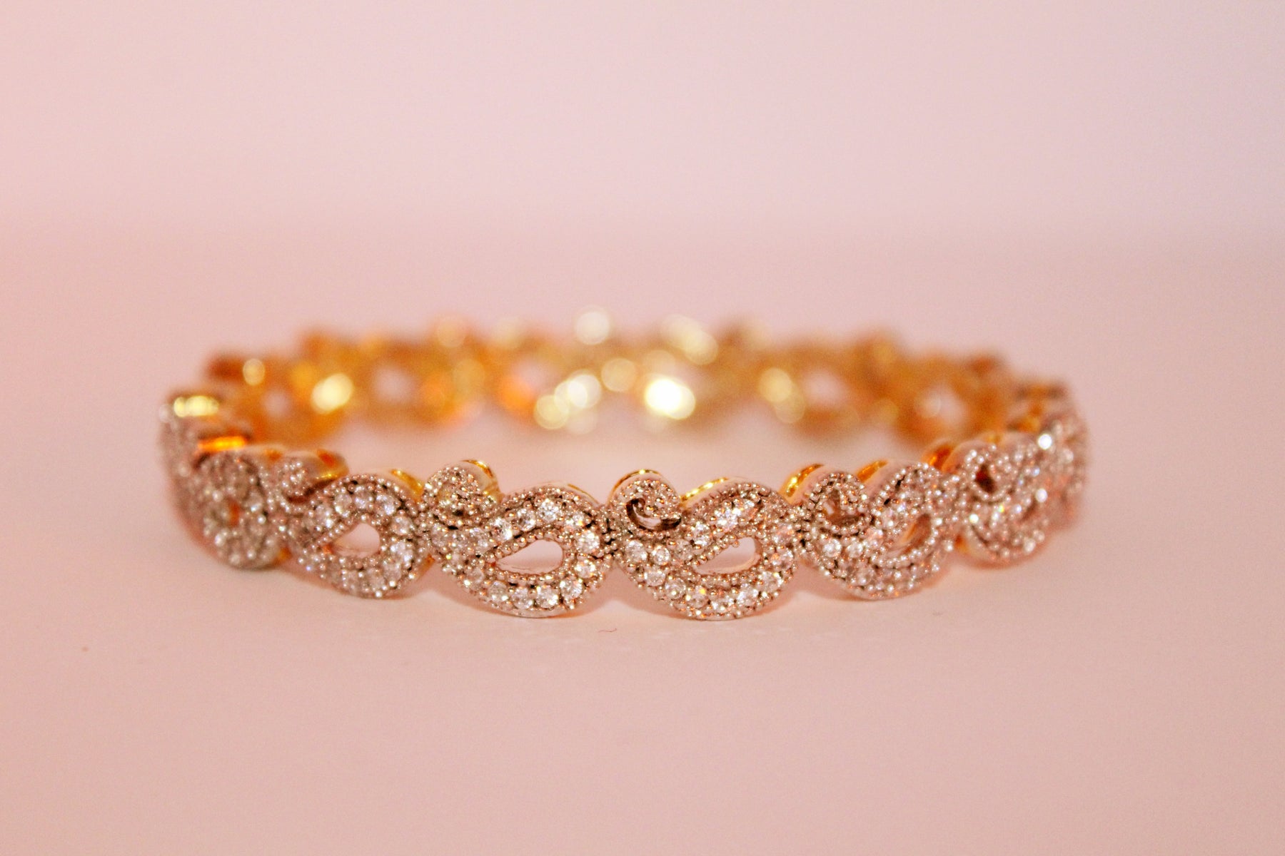 Bracelet Gifting Etiquette: How to Find the Perfect Present for Every Relationship