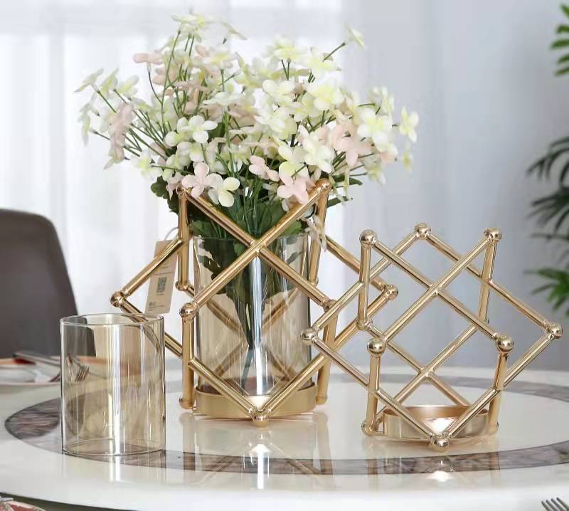ANYHOUZ Metal Flower Vase Tabletop Decor – Modern Metal Art Ornament for Living Room Display & Home Crafts