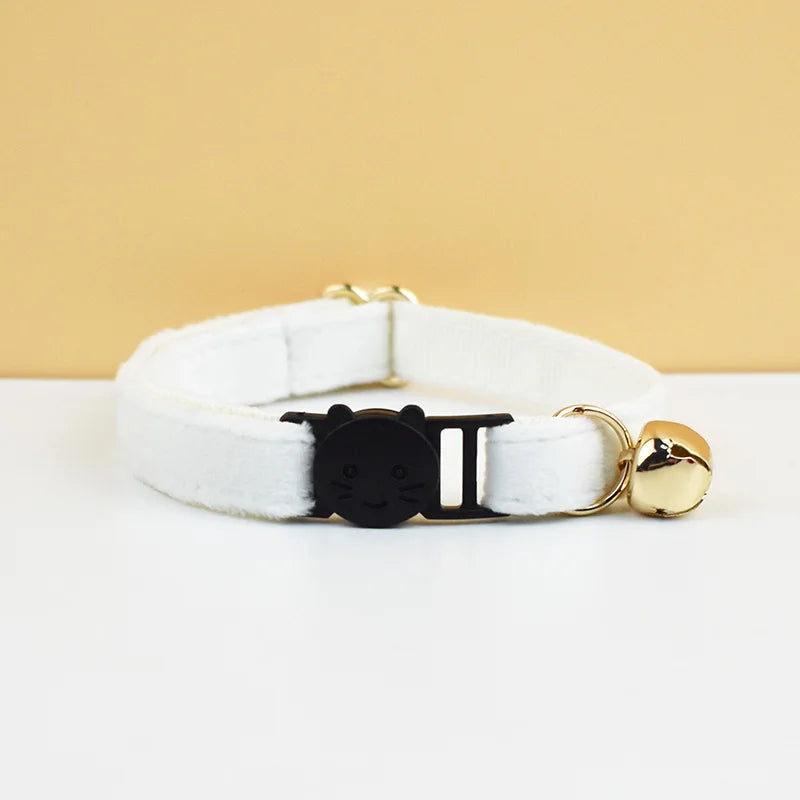 ANYWAGS Cat Collar Pure White Large with Safety Buckle, Bell, and Durable Strap Stylish and Comfortable Pet Accessory