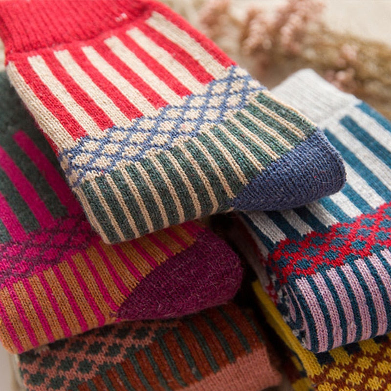 Anyfootwear 5 Pairs One Size 5-9 Mix Color Winter Thick Warm Wool Socks With Colorful Fashionable And Casual Euramerican National Wind-Flowers Sock