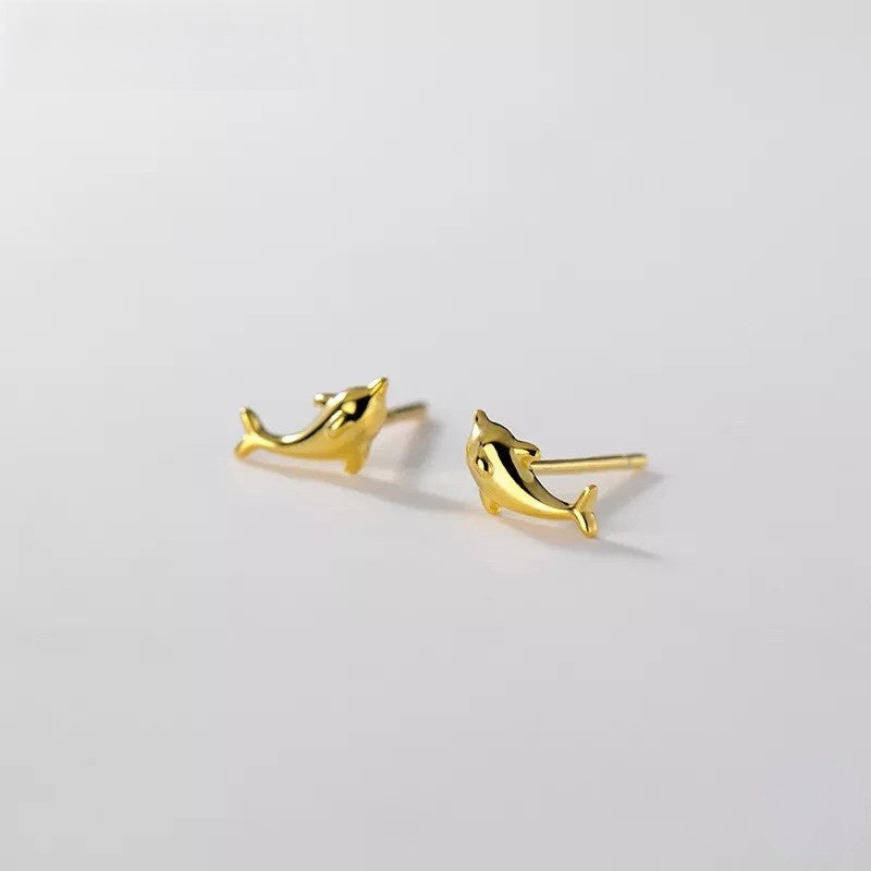 ANYCO Fashion Earrings Gold 925 Sterling Simple Glossy Gold Ocean Dolphin Stud for Women Cute Chic Party Piercing Jewelry
