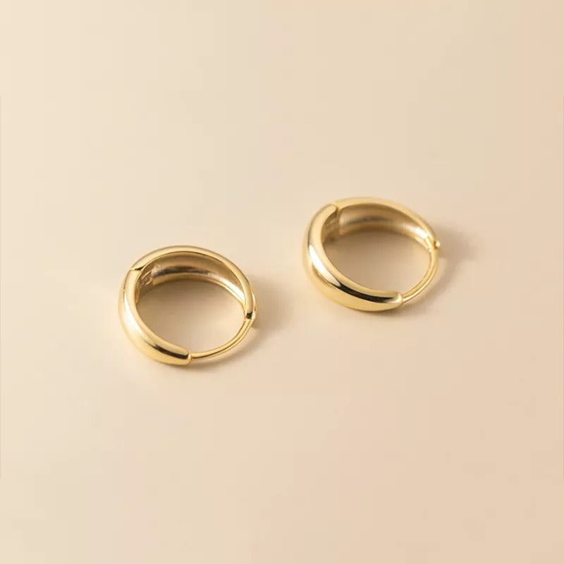 ANYCO Fashion Earrings Gold Simple Punk Circle Huggies Ear Buckle for Women Hip Hop Party Hoop Piercing Jewelry